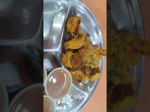 Chai or pakoda #evenigsnacks #newsong #punjabisong #shortvideo #youtubeshorts #chailoversforlife 😋🤤😄