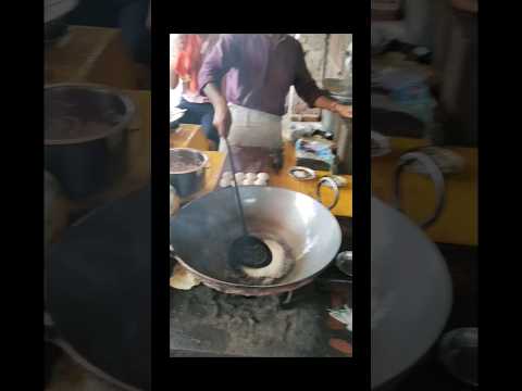 Garma garam chole bhature #food #viralvideo #youtubeshorts #2024