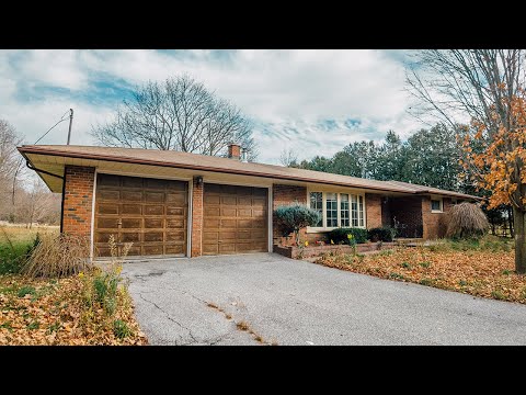 Grandma's ABANDONED 1970's Country Home Forgotten in the Middle of Nowhere l WHERE DID SHE GO?