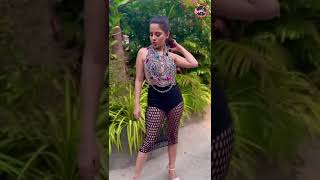 Urfi Javed's New Outfit | Fashion | Fever FM