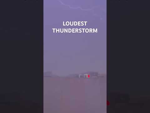 MY PHONE WAS SHOOK! #lovindubai #dubaithunder #thunderstorm