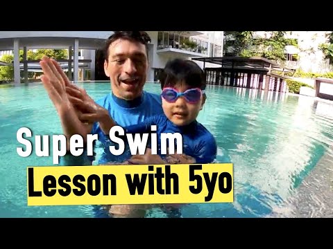 5yo learning to SWIM 🌞 Teach swimming to kids - Confidence - Relax - Fun