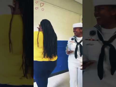 She came home from deployment to surprise her lovely mother😭♥️ #shorts