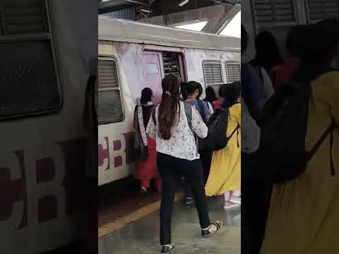 Mumbai local train India girl #shortvideo #ytshorts #viralvideo #shorrts