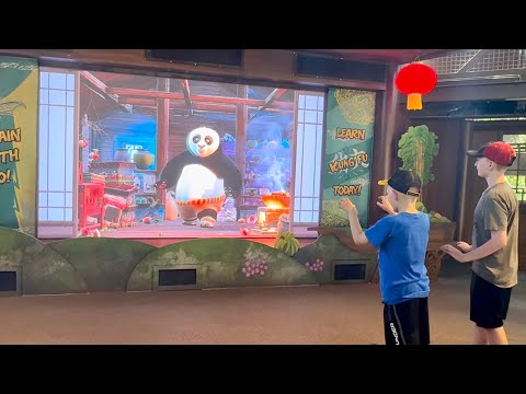 Po Live! All New DreamWorks Land Kung Fu Panda Show!