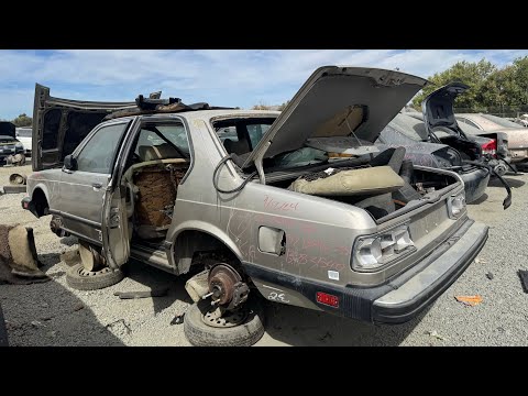 1987 BMW 735i at Junkyard