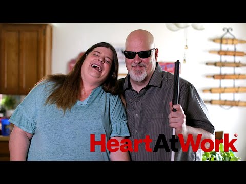 Heart at Work: Blind colleague leads Aetna members with heart