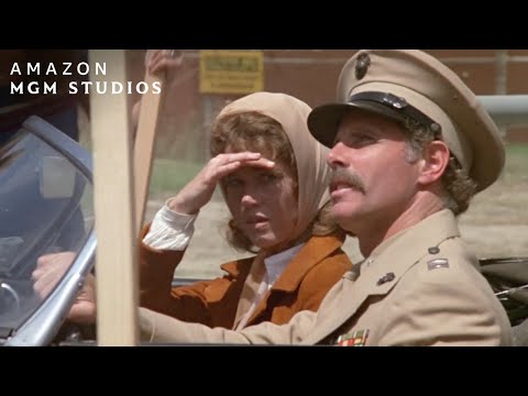 COMING HOME (1978) | Bob Returns Home From War | MGM