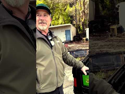 The John Deere TE 4x2 electric Gator™ is perfect for school campuses. #shorts #johndeere #utv