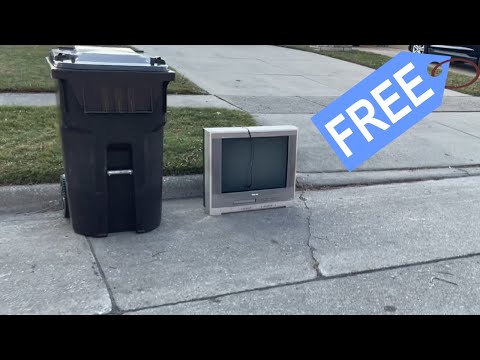 CRT TV Garbage Curb Find Toshiba mw27fpx