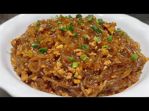 The chef teaches you the home-cooked method of stir-fried vermicelli with minced meat. The steps are