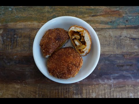 Fried Chicken Curry Buns/Kare Pan カレーパン