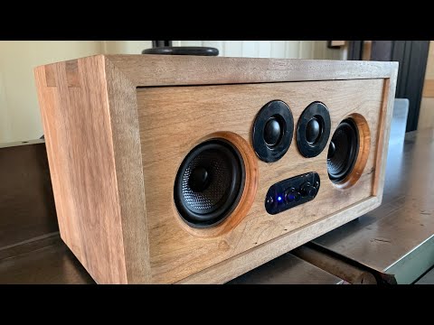 Wooden Bluetooth Speaker / Mitred Dovetail Joints / Walnut & Cherry Wood / Woodworking