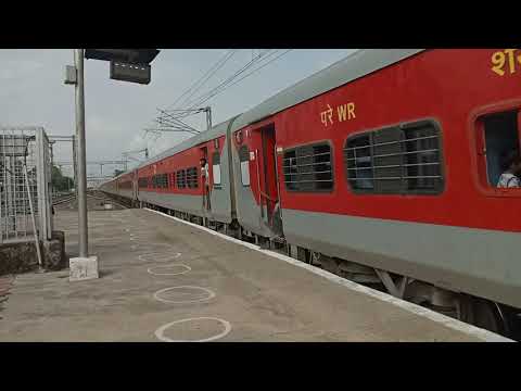 09094 GORAKHPUR - AHEMDABAD S/F EXPRESS ARRIVING VIDISHA|गोरखपुर - अहमदाबाद सुपरफास्ट एक्सप्रेस