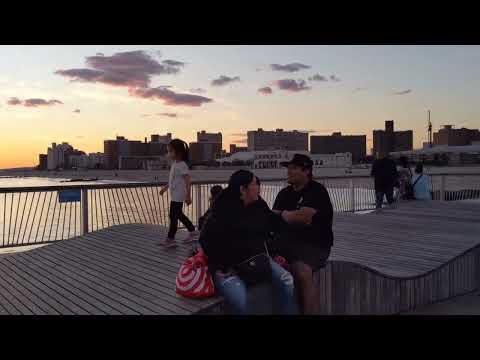 Coney Island Beach in late Summer-Beautiful Sunsets-Luna Park is still busy夏末秋初科尼岛海滩/看美丽日落/仍繁忙的月神游乐园