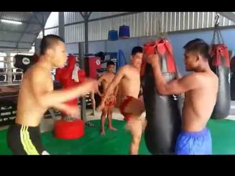 Buakaw Banchamek (Muay Thai) seminar compilation 2014