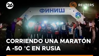 Decenas de corredores enfrentan temperaturas de -50 °C corriendo una maratón en Rusia | #Reuters