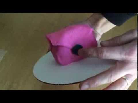 Mini Purse Cakes: How to Make the Pink Clutch