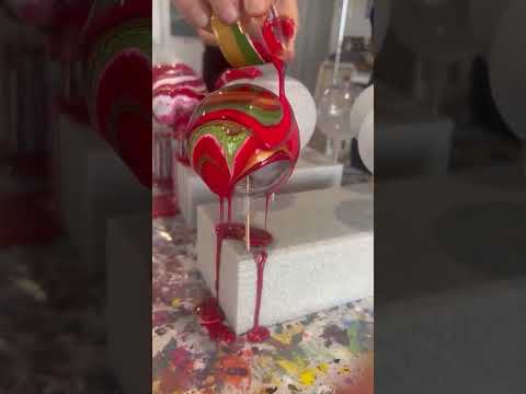 Pouring paint baubles by @asplashofmudd