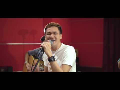 Rendy Faliq - Berpulang (Live Acoustic)