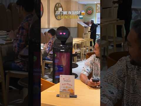 Serving Robot in #surat #robot #trendingshorts #viral #viralvideos #trending #foodie