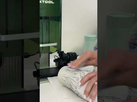 Engraving a full wrap design on a tumbler #shorts