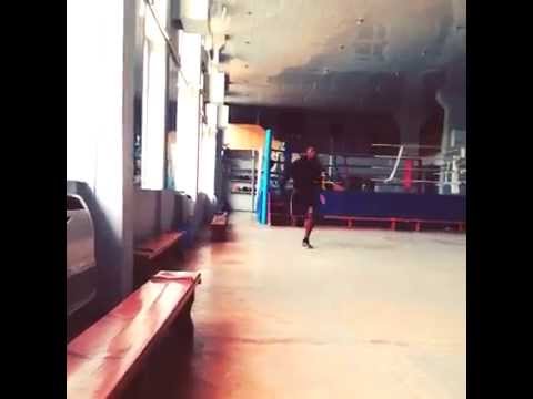 Buakaw Banchamek running