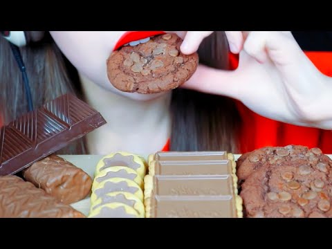 ASMR Crispy Chocolate Cookies and Choco Bars Eating Vlog, 바삭한 초콜릿 쿠키와 초코바 먹기 @HazelnutCrushASMR