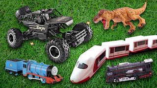 Mencari dan Menemukan Mainan Kereta Api Thomas And Friends, Dinosaurus & Mobil Mobilan di Sawah