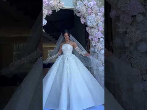 Weddingdress #maison #dubaifashion #influencer #blogger #explore#viralvideo #fashionshow#saudiarabia