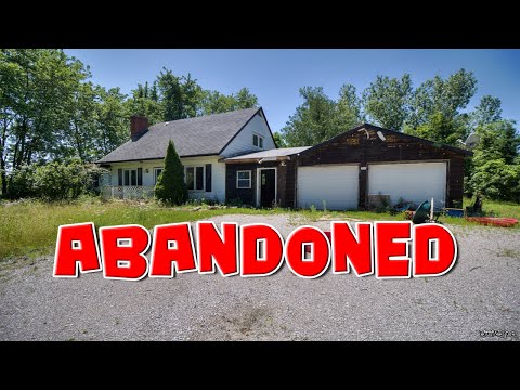 Exploring An Abandoned House That Scrappers Stripped Bare!