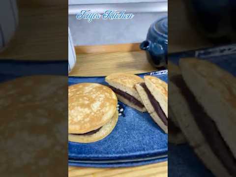 Making DORAYAKI (red bean paste sandwich cake) 〜どら焼き〜 #Shorts | easy Japanese home cooking recipe