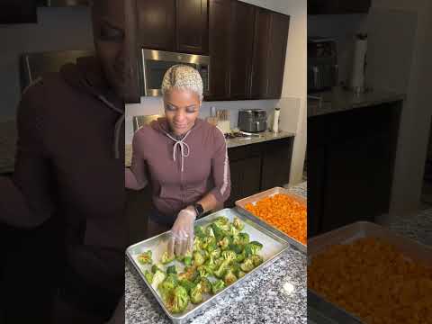 Cooking Dinner | Garlic Parmesan Chicken Wings | Garlic Bread | Roasted Sweet Potatoes & Broccoli