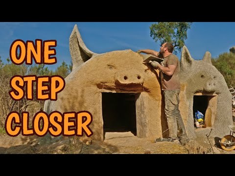 #8 Natural building on our off grid farm - Earthbag Pig house