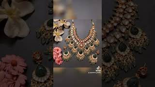 "Kundan Stone Anteek Mix Necklace" Ek Toote Aur Stylish Accessory "