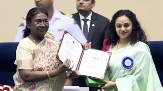 Actress Nithya Menen Receives National Award For Thiruchitrambalam | #70thnationalfilmawards