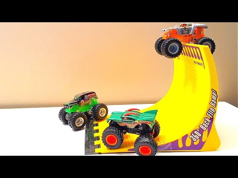 MONSTER JAM | BACKFLIP BATTLE | GRAVE DIGGER  | SCOOBY-DOO | HOT WHEELS MONSTER TRUCKS | ZOMBIE