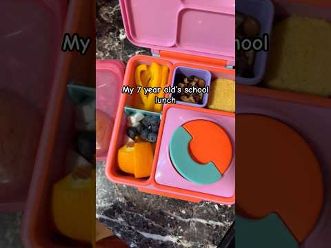 What I packed my 7 year old for lunch #youtubeshorts #shorts #kidslunchbox