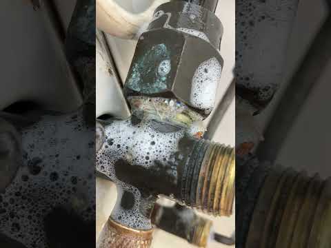 Split Ac gas leakage find out#airconditioner #viral #trending #lg #hvac