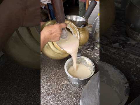 सिर्फ 100/- रुपये में India की सबसे Unique Pede वाली Lassi😱 #shorts #food #lassi #viral #trending