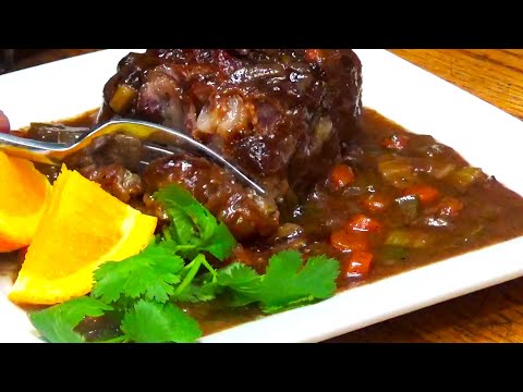 OXTAILS IN THE DUTCH OVEN COOKED OUTDOORS | BEST DUTCH OVEN OXTAILS