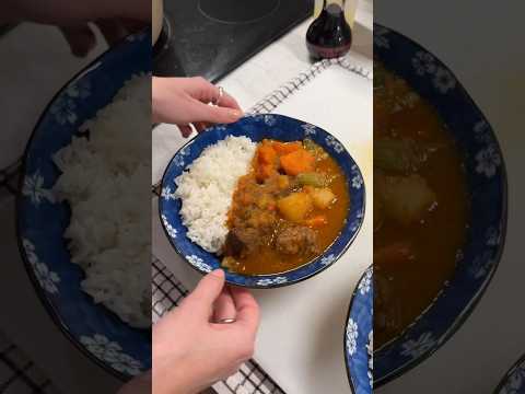 one of our fave hawaii comfort foods~ beef stew 🍛 recipe on www.cabagges.world #hawaiianbeefstew