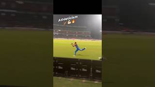 This amazing athletic catch by Hardik Pandya is too good to be missed 😍