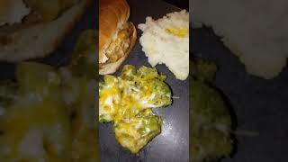 EASY Weeknight Dinner: Turkey Burgers, Mashed Potatoes & Cheesy Broccoli