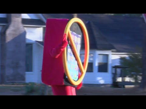 Pottsville police dress up like phone to keep drivers off them in school zones