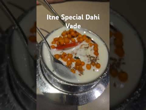 Sabse Mashoor Dahi Vade #deliciousfood #shorts #sweet #indianfood #chaat #indiancuisine