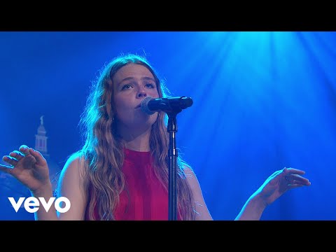 Maggie Rogers - Fallingwater (Live On Austin City Limits)