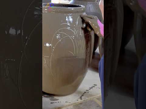 Process of Making Old Pot with Delicate Touches