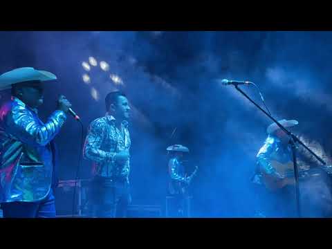 ARMADILLOS DE LA SIERRA Y GERARDO DIAZ - CHUY ESPINOZA (EN VIVO)