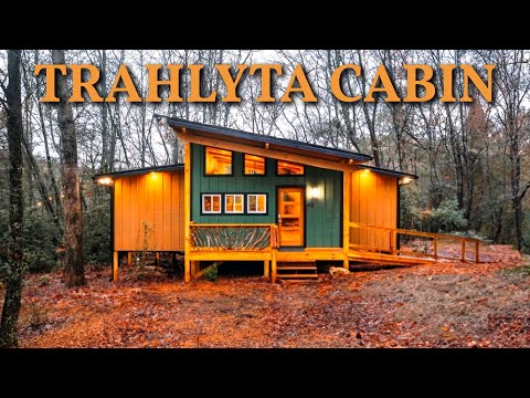 This 900sqft Cabin Has a Great Floor plan! // Full Tour